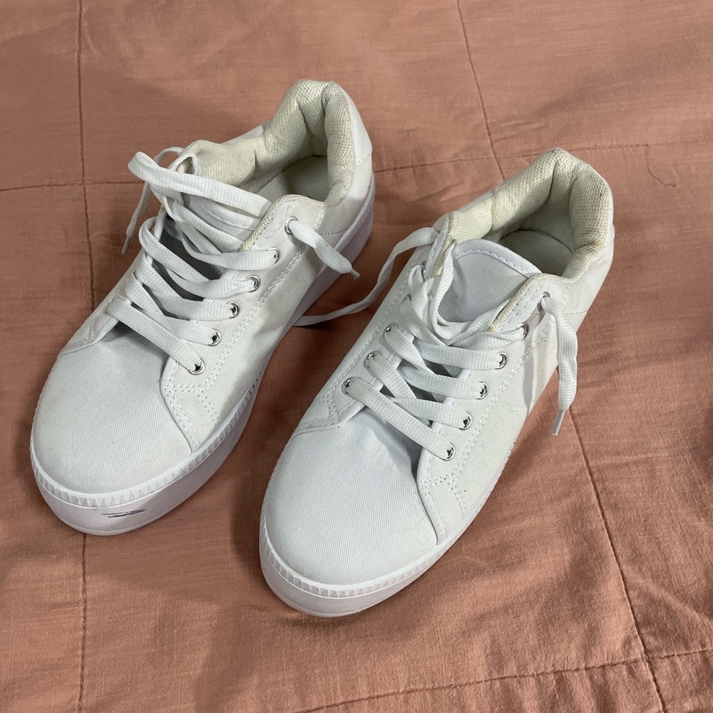 White sneakers, Platform Sneakers, US size 7, Pretty Little Thing